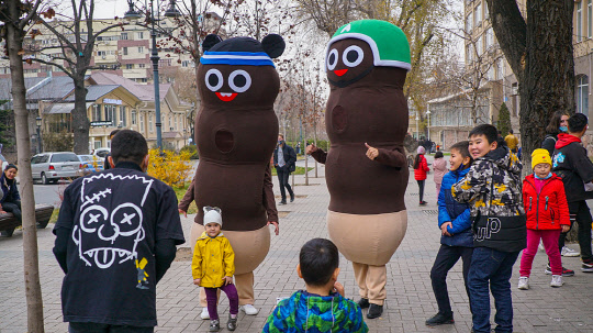 지난해 카자흐스탄에서 진행한 빼빼로 프로모션. <롯데제과 제공>